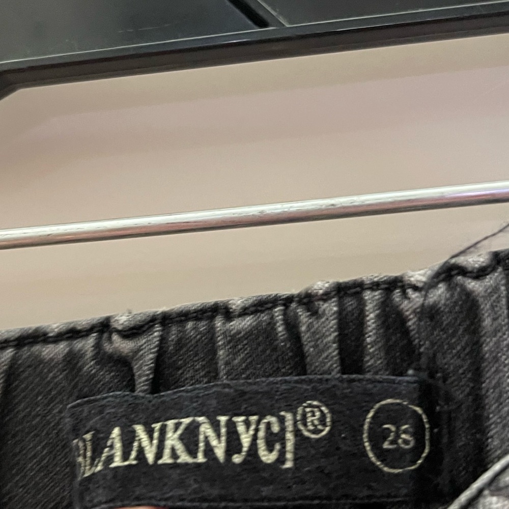 🥑5/$25 Blank NYC Grey Denim Joggers sz 28 - Picture 6 of 8